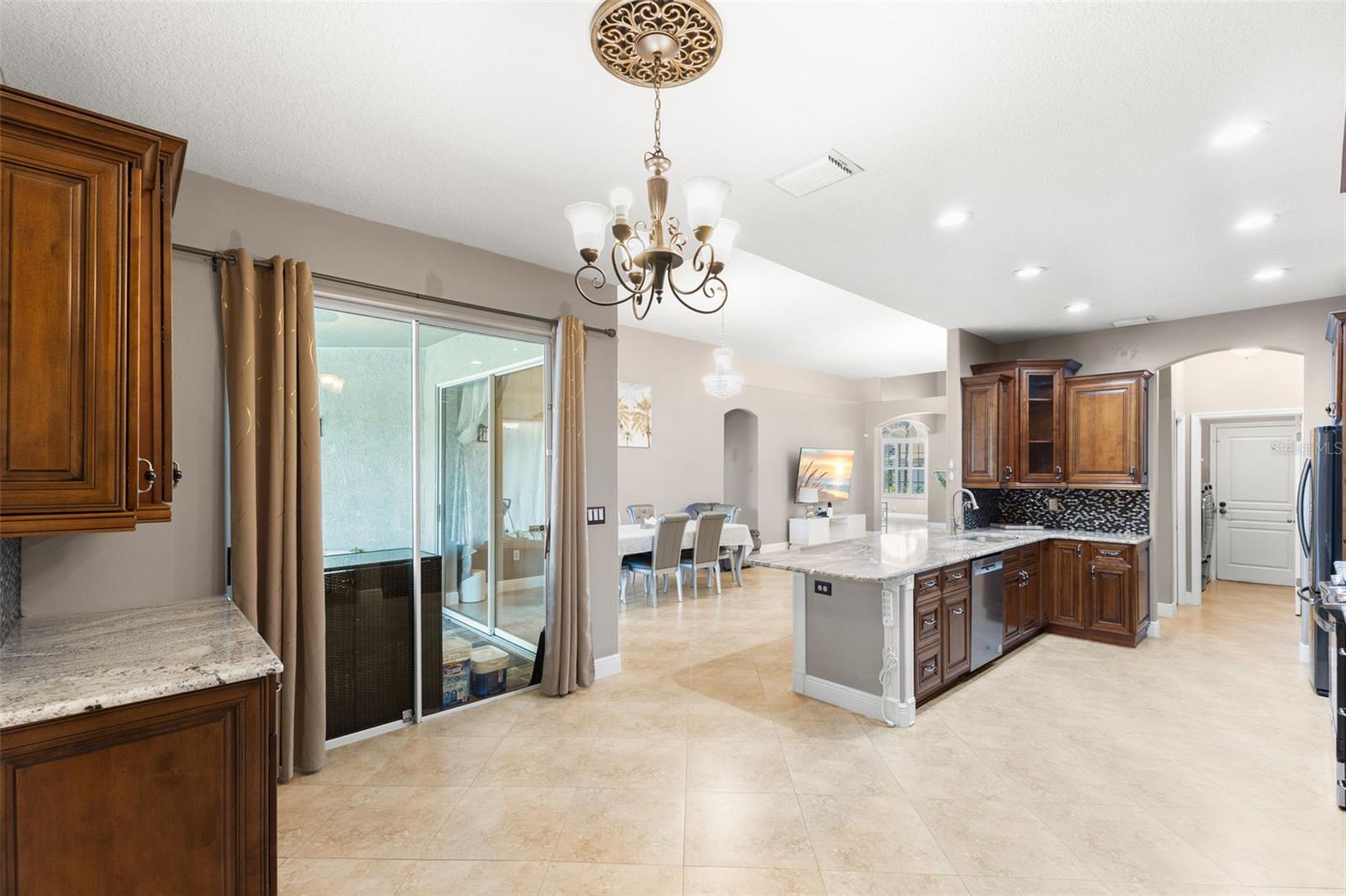 Image 18 of 43 For 18952 Maisons Drive