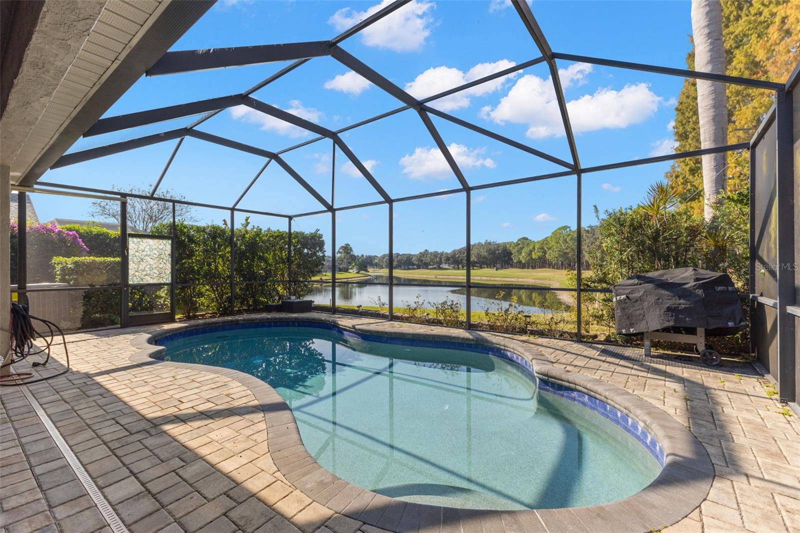 Image 22 of 43 For 18952 Maisons Drive