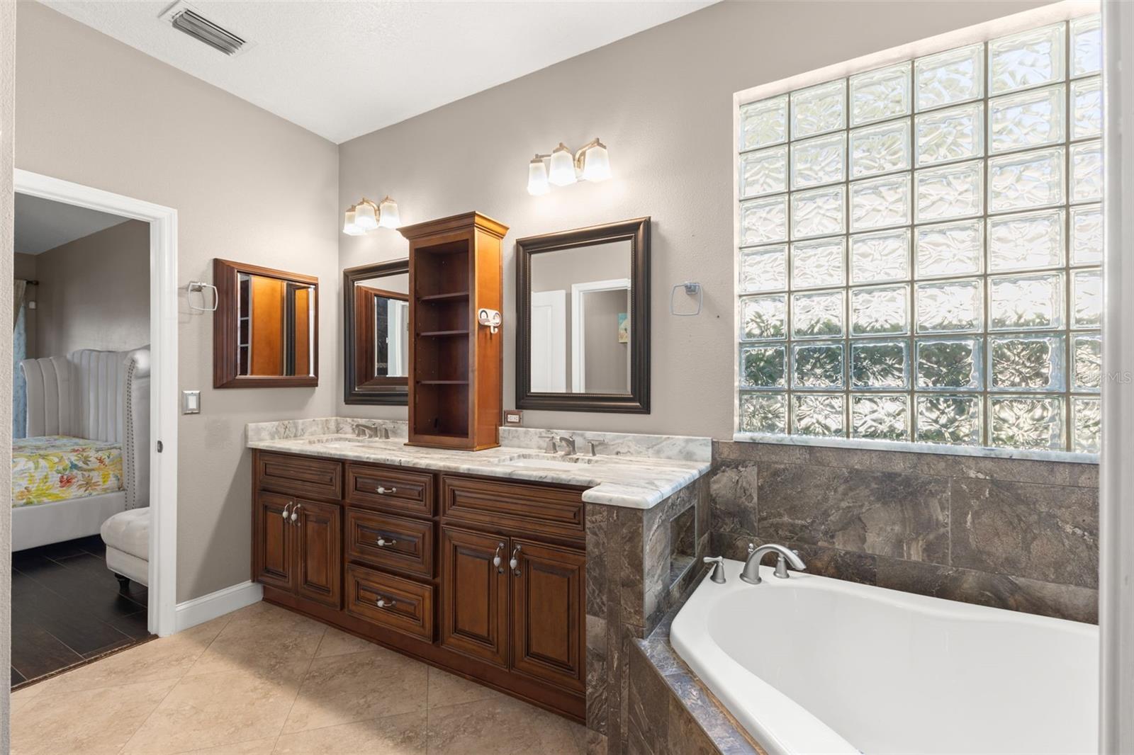 Image 29 of 43 For 18952 Maisons Drive