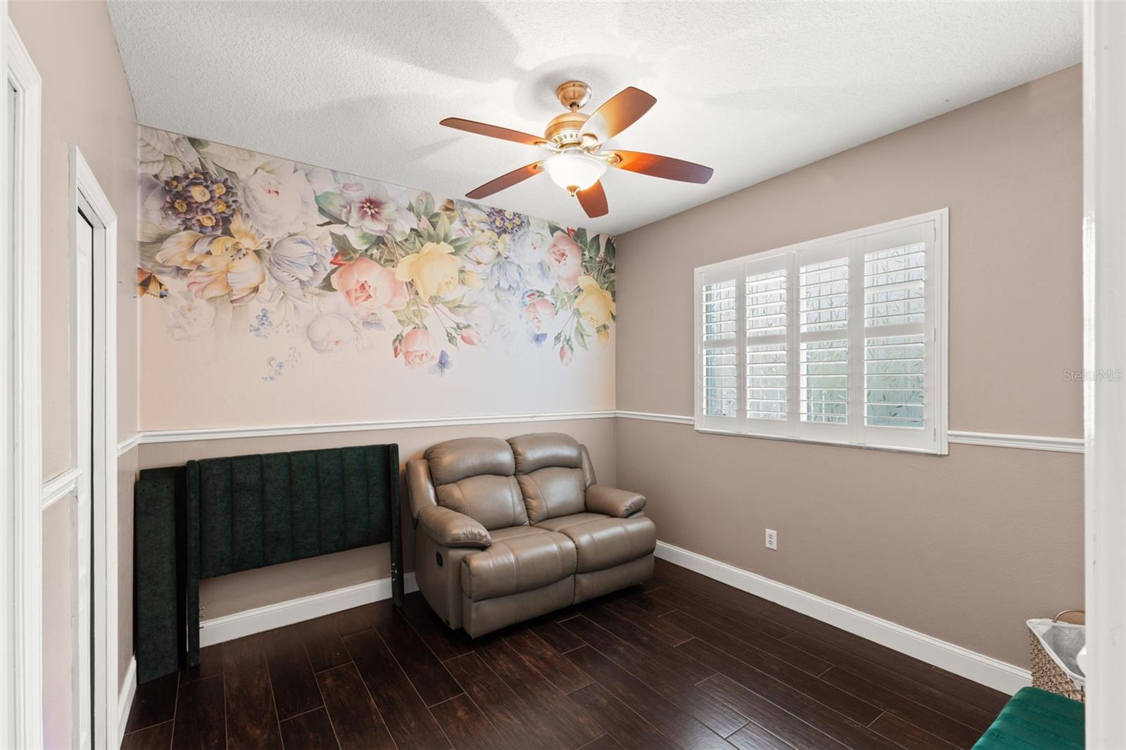 Image 34 of 43 For 18952 Maisons Drive