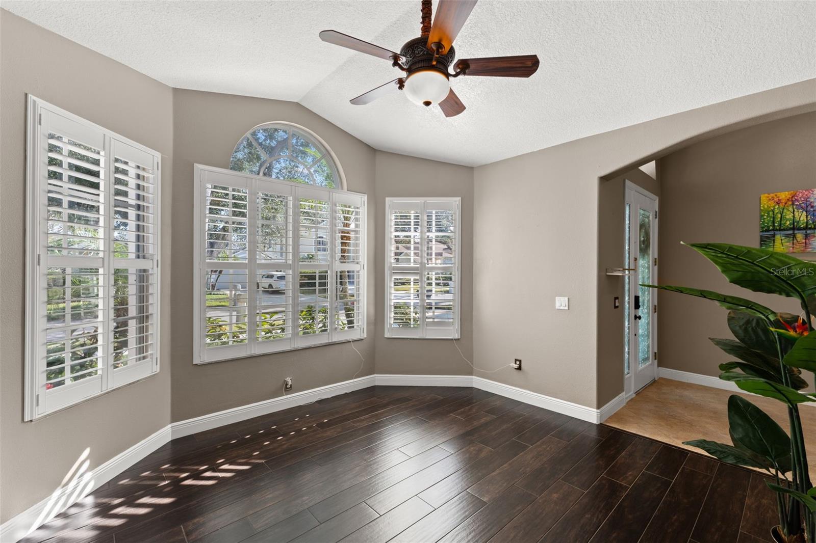 Image 6 of 43 For 18952 Maisons Drive