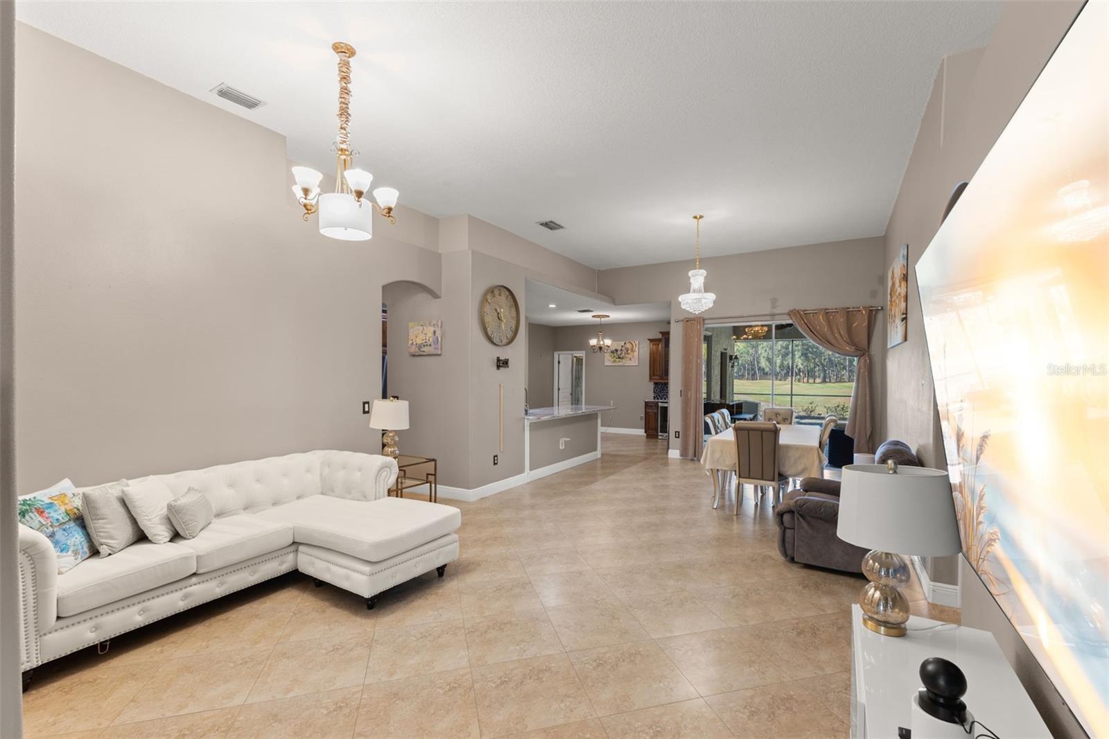 Image 7 of 43 For 18952 Maisons Drive