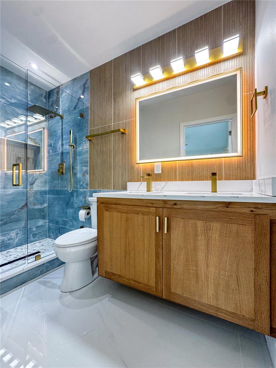 Image 31 of 40 For 6402 Woodlynne Avenue