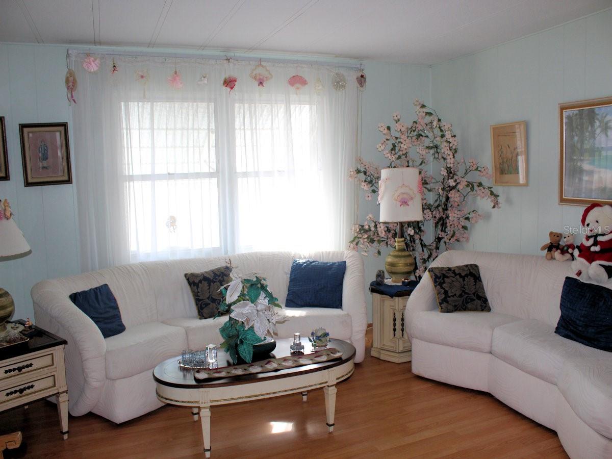 Image 5 of 14 For 55 Thatch Palm Street W