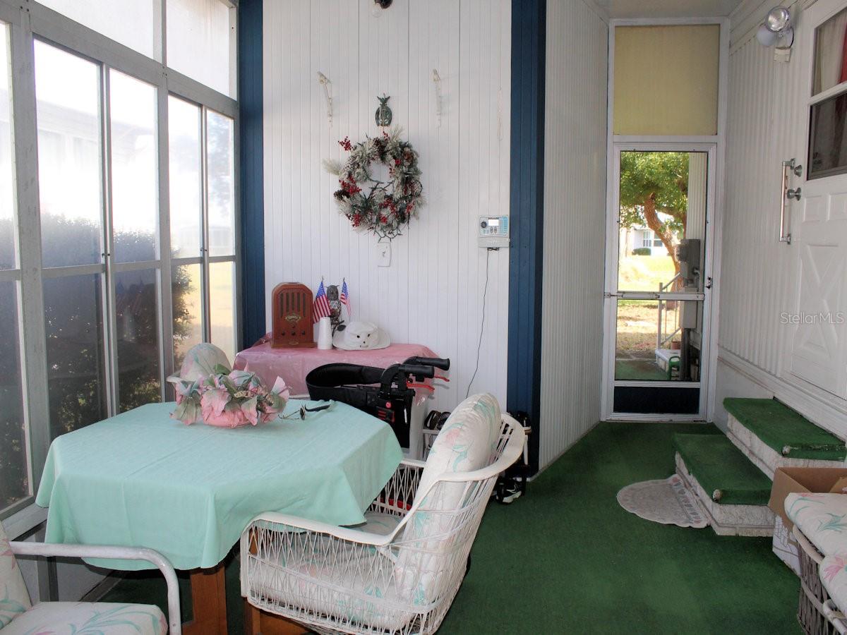 Image 9 of 14 For 55 Thatch Palm Street W