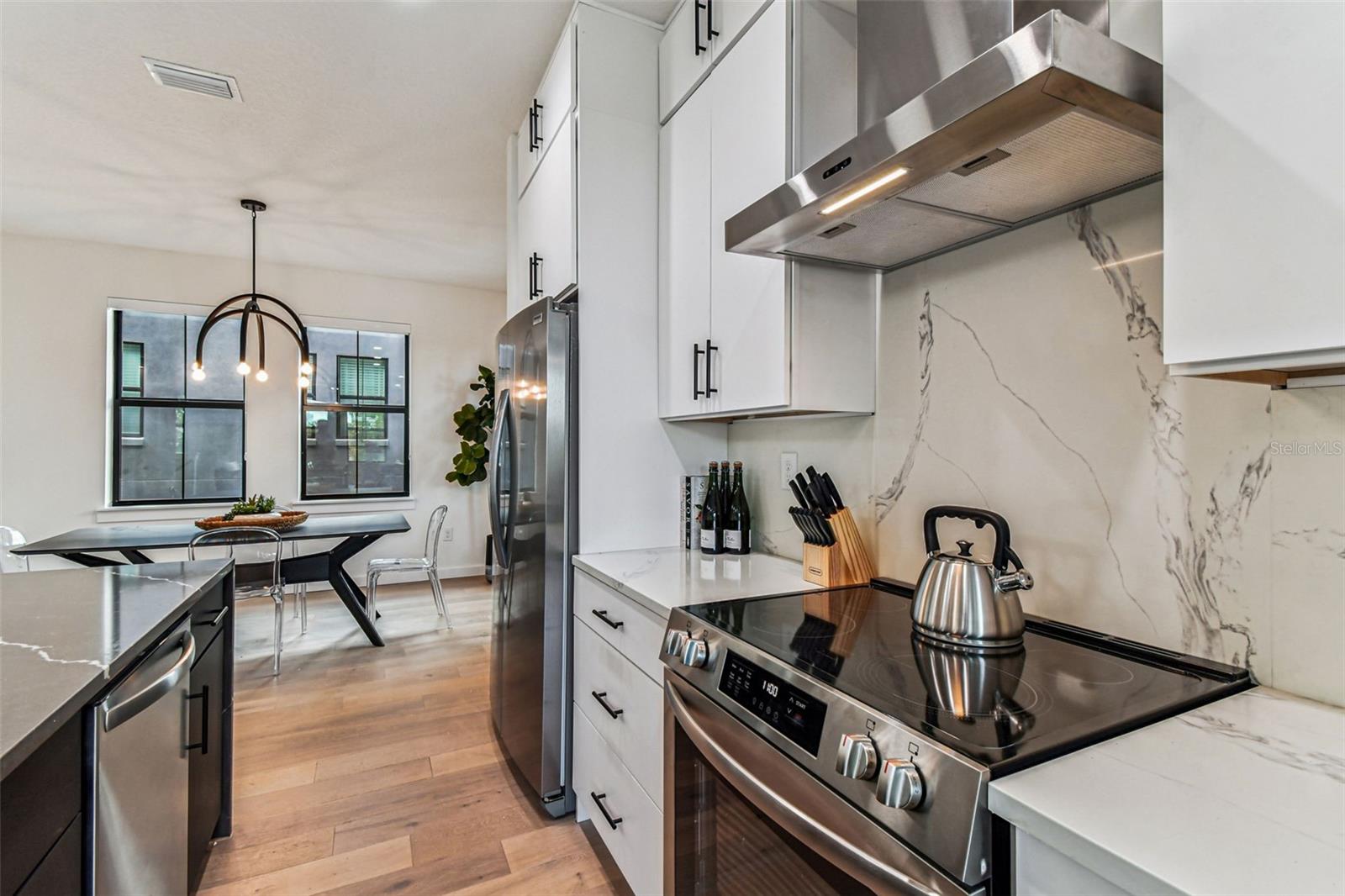 Listing photo id 24 for 1218 Kay Street 27