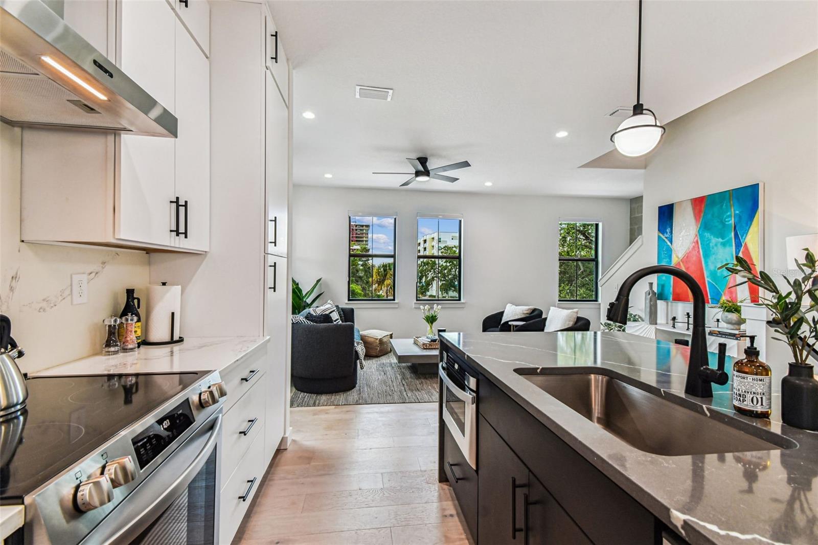 Listing photo id 25 for 1218 Kay Street 27