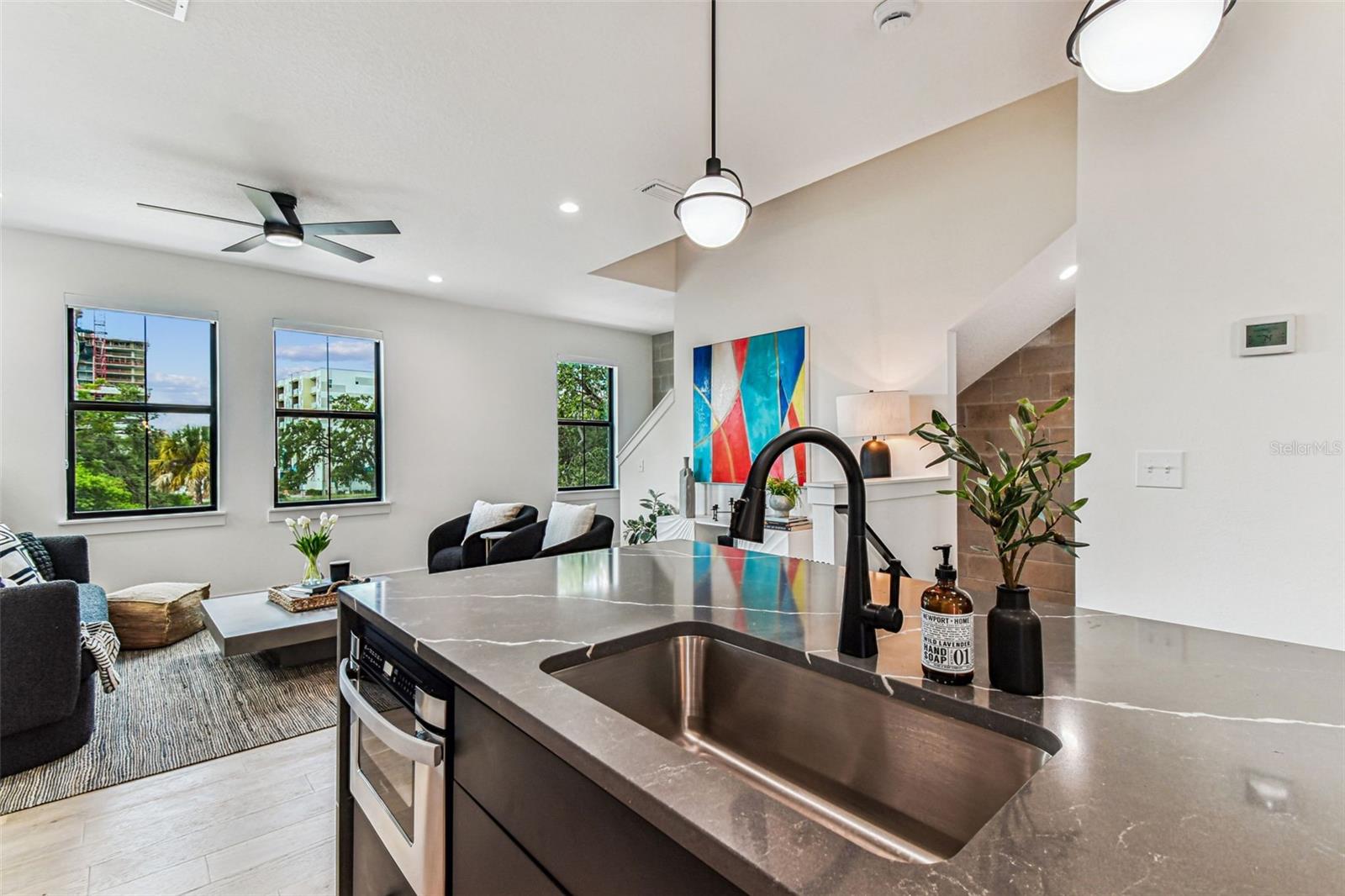 Listing photo id 29 for 1218 Kay Street 27