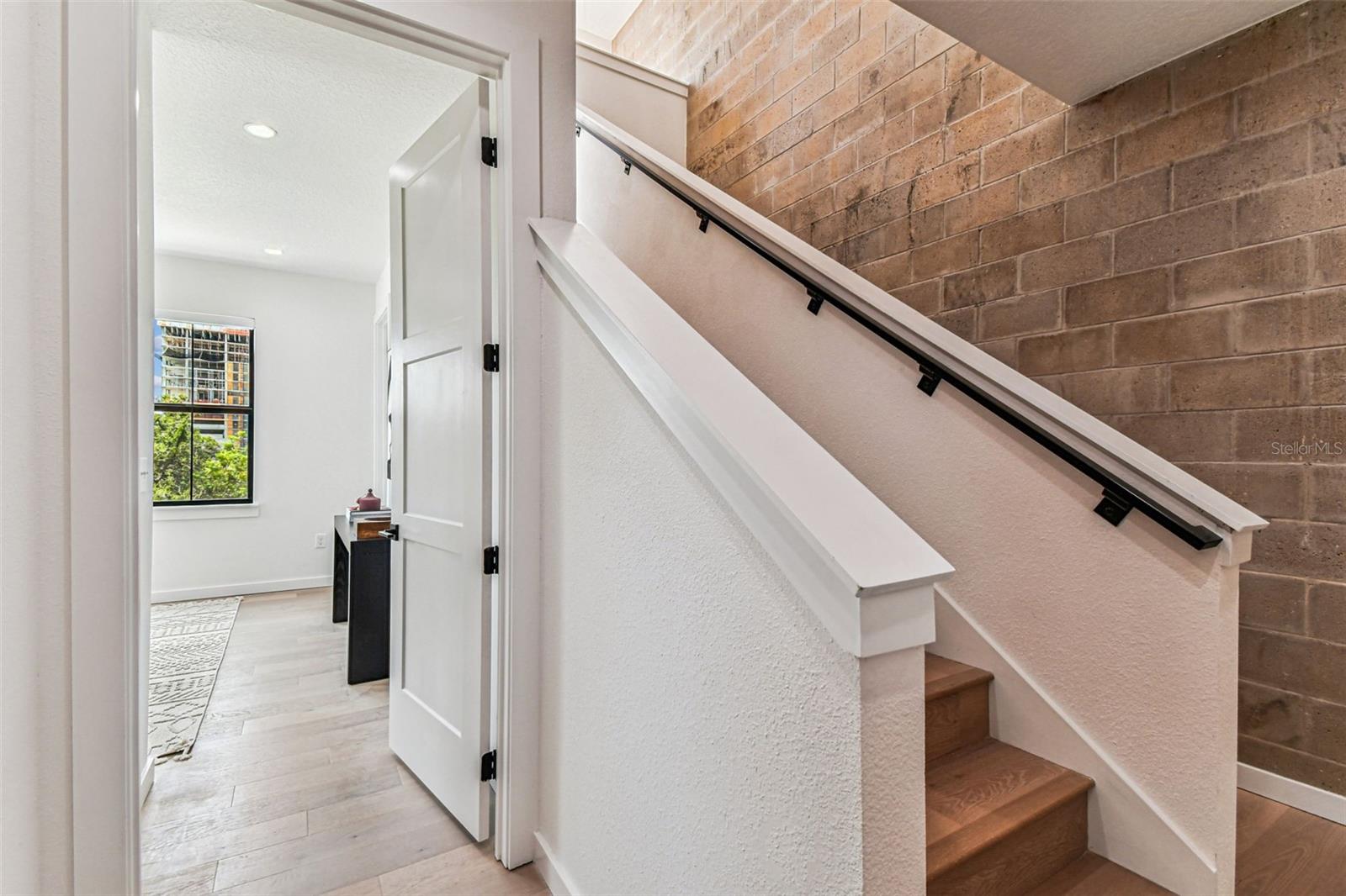 Listing photo id 44 for 1218 Kay Street 27