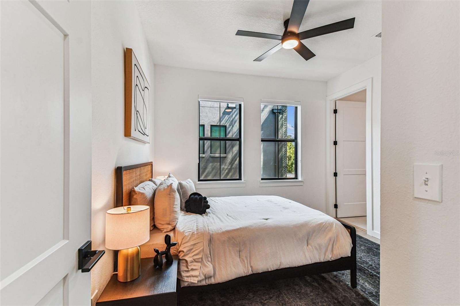 Listing photo id 53 for 1218 Kay Street 27