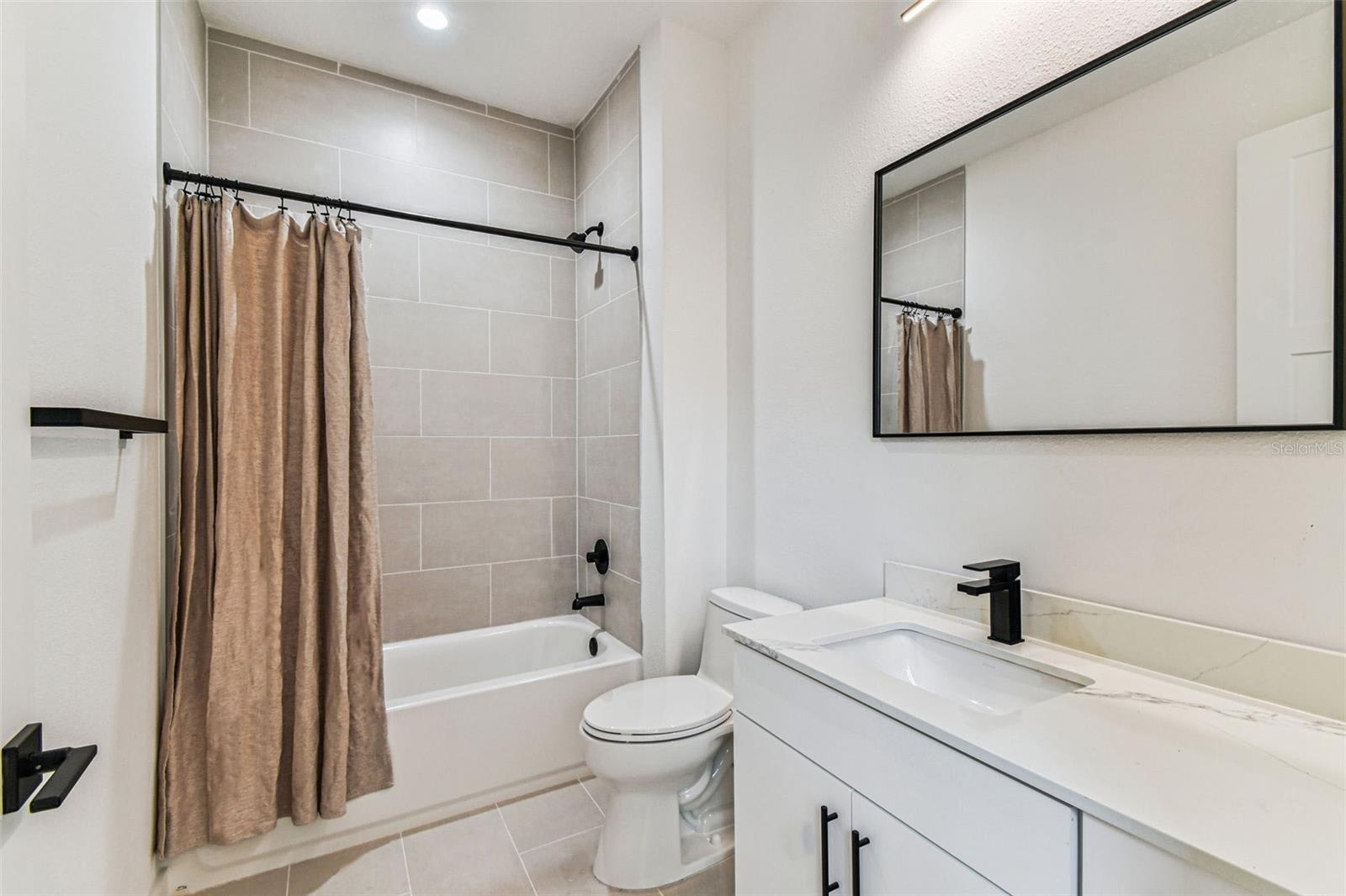 Listing photo id 56 for 1218 Kay Street 27