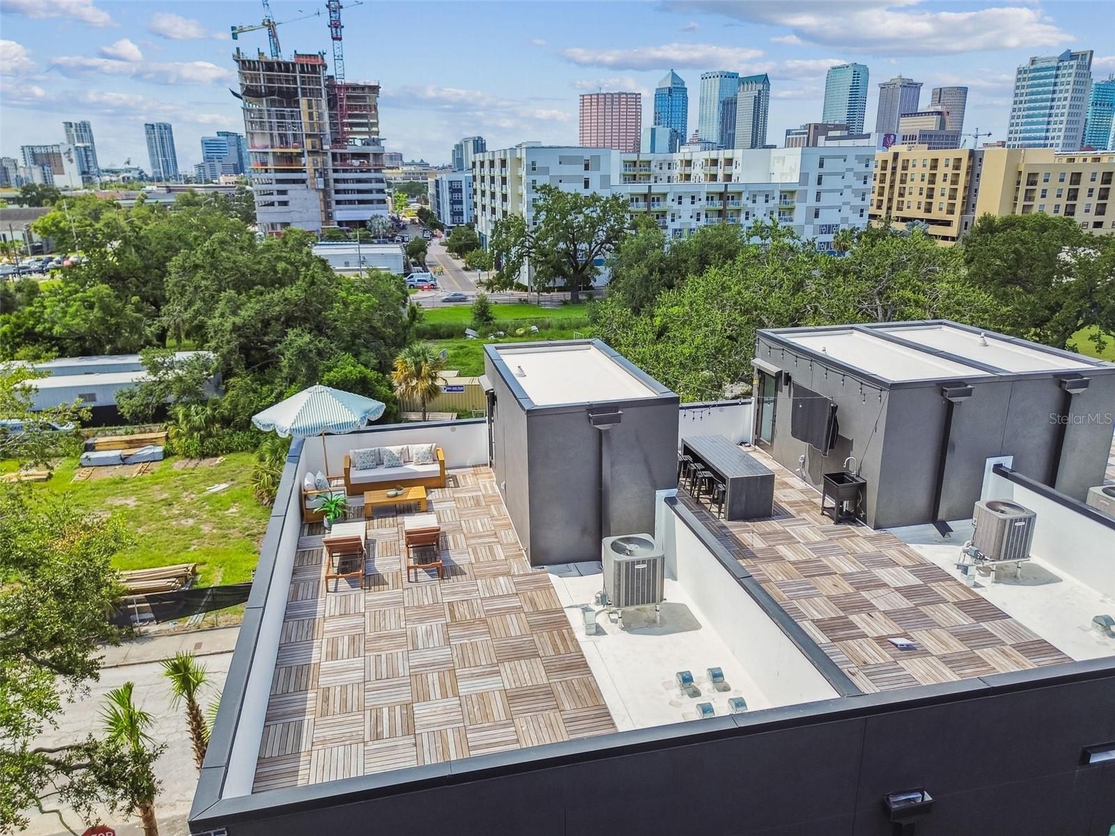 Listing photo id 4 for 1218 Kay Street 27