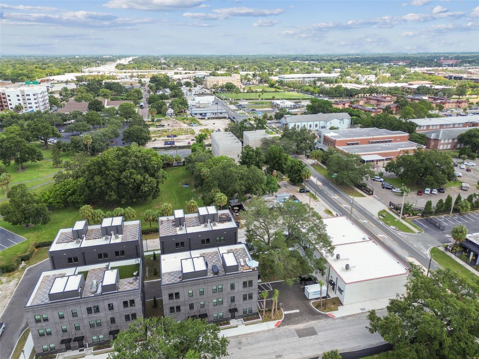 Listing photo id 74 for 1218 Kay Street 27