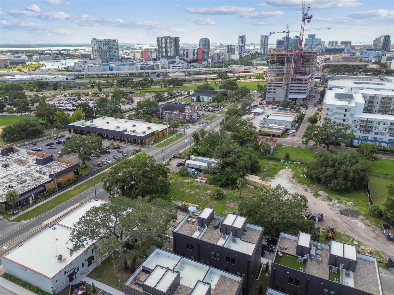 Listing photo id 76 for 1218 Kay Street 27