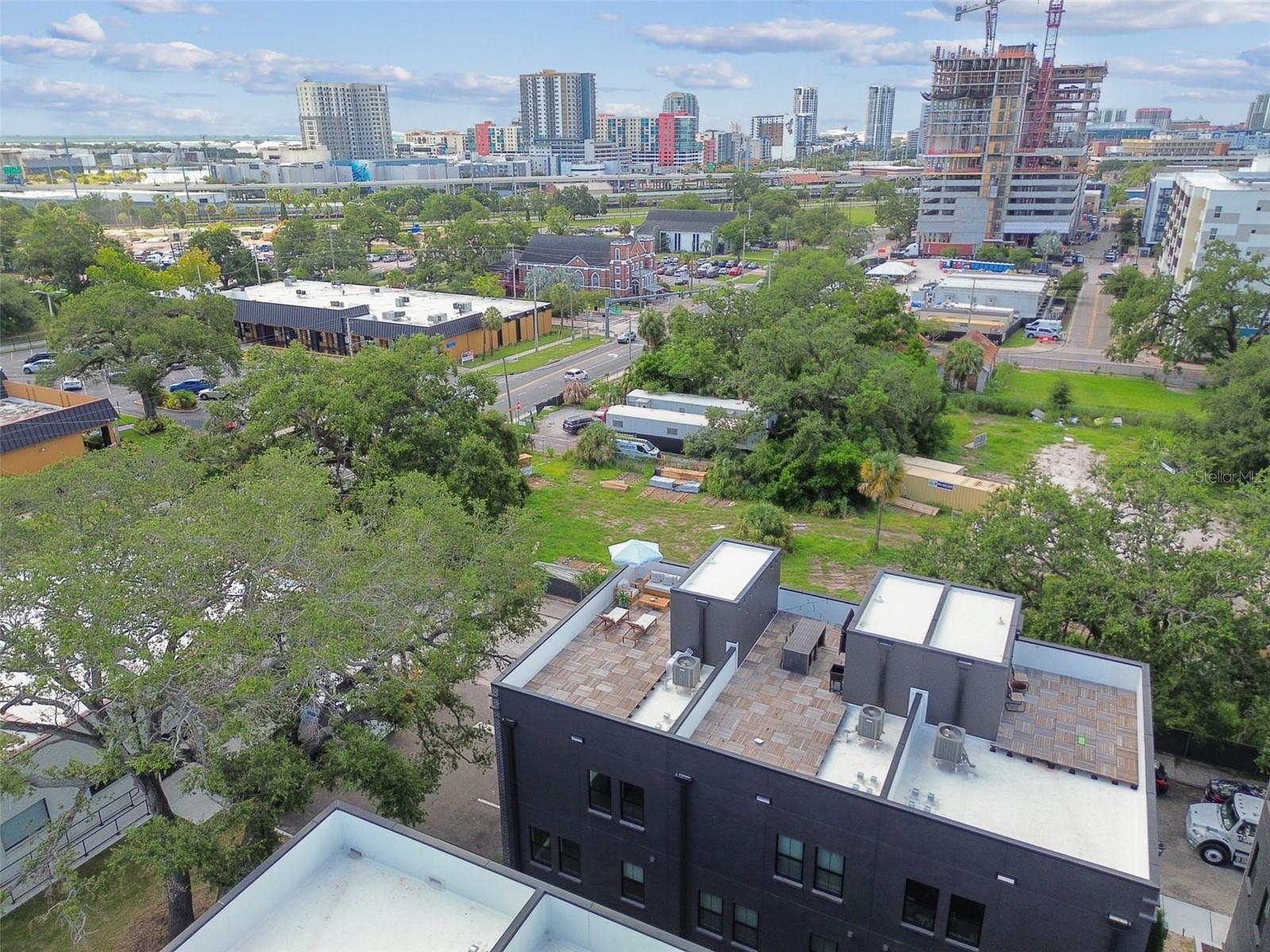 Listing photo id 78 for 1218 Kay Street 27