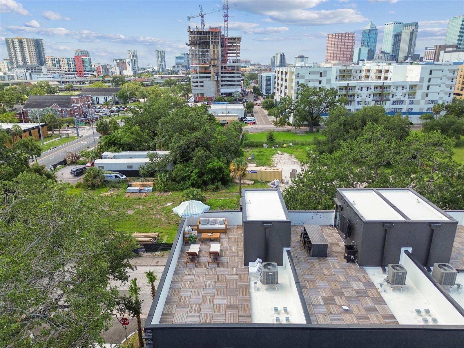 Listing photo id 81 for 1218 Kay Street 27