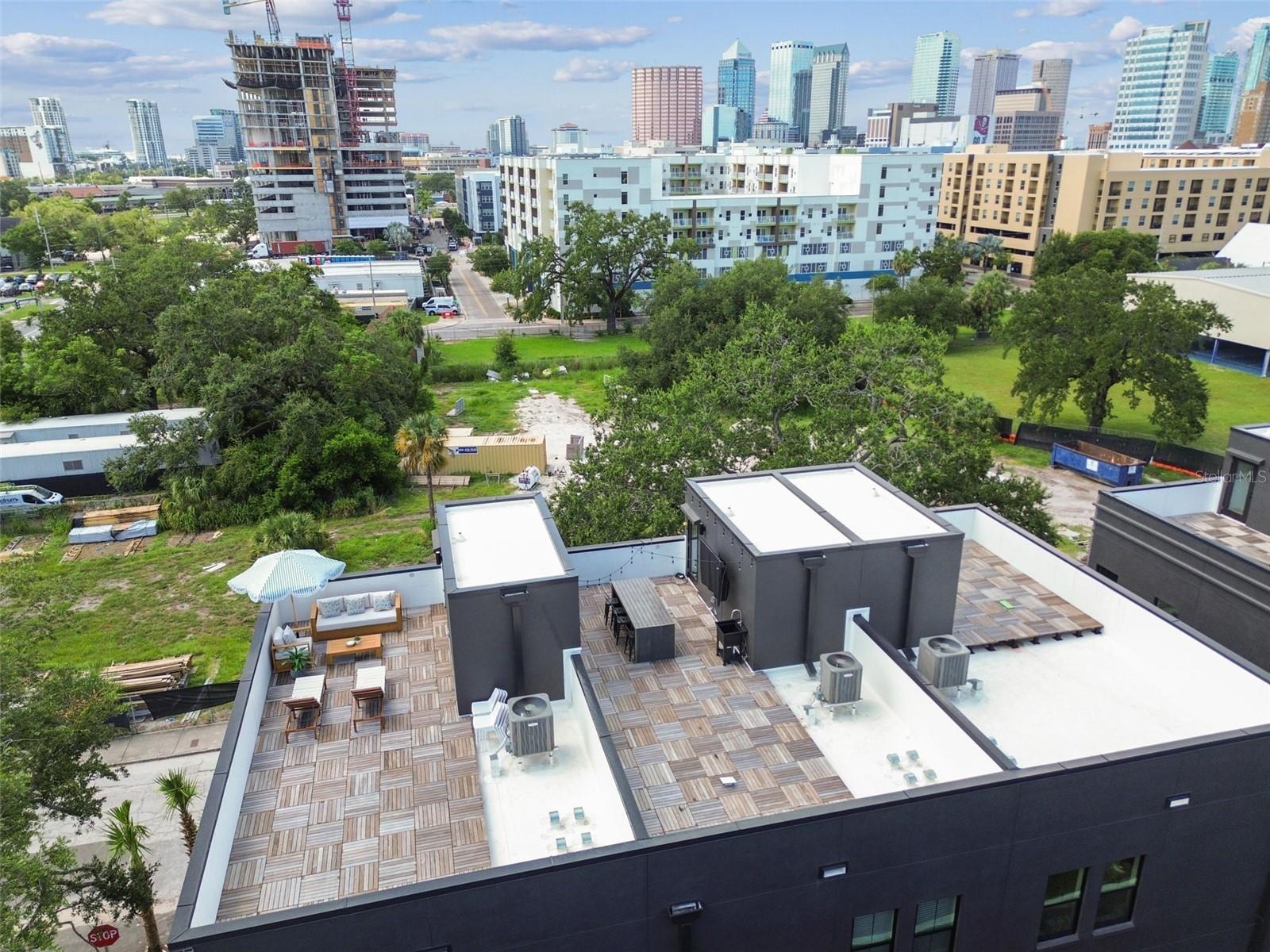 Listing photo id 82 for 1218 Kay Street 27