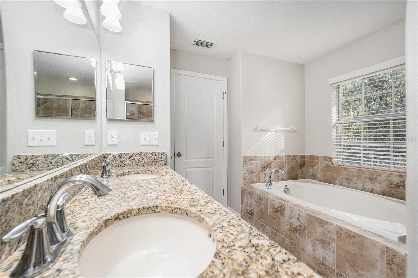 Image 15 of 29 For 20541 Grand Vista Lane