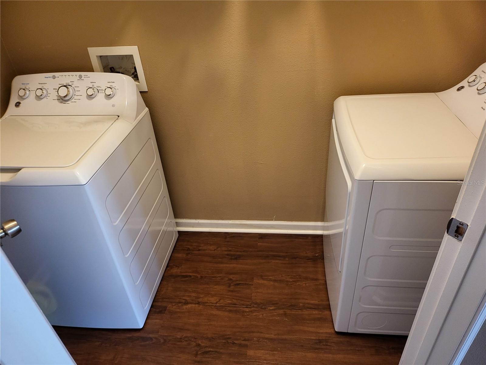 Image 9 of 52 For 10424 Villa View Circle 10424