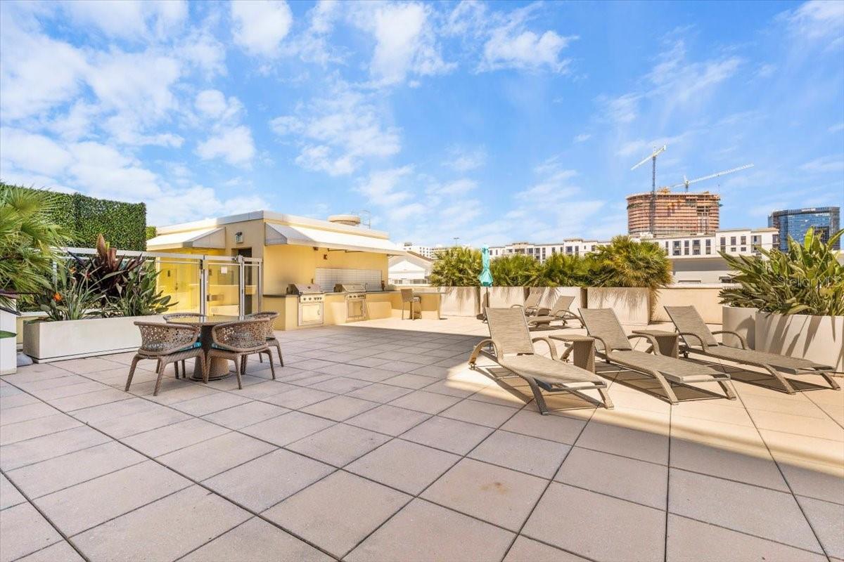 Image 34 of 37 For 400 4th Avenue S 1008