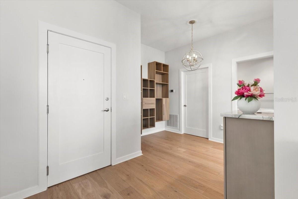 Image 4 of 37 For 400 4th Avenue S 1008