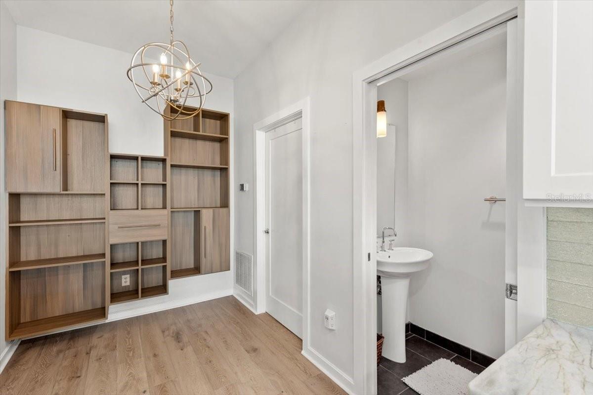 Image 5 of 37 For 400 4th Avenue S 1008