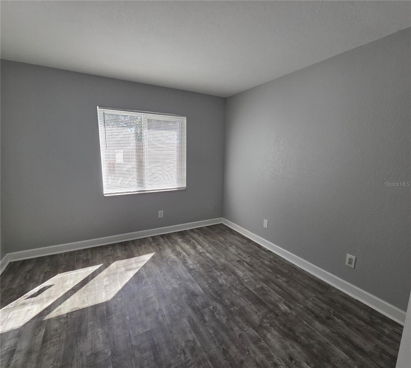 Image 12 of 18 For 510 Golden Raintree Place 510