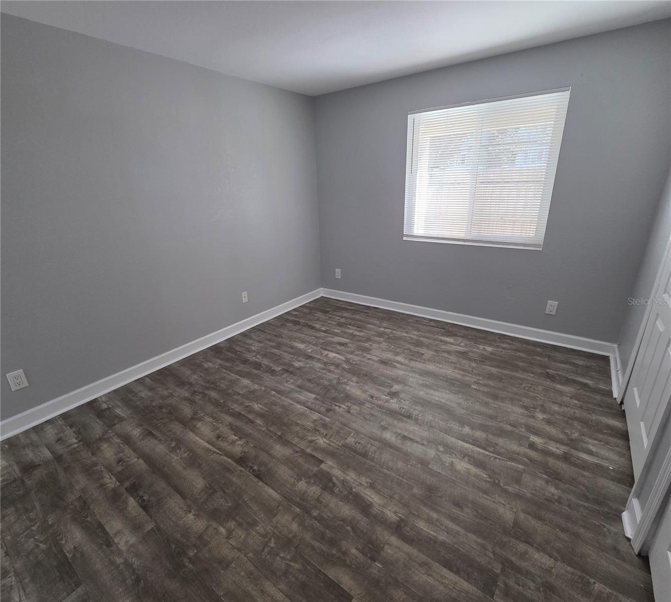 Image 9 of 18 For 510 Golden Raintree Place 510