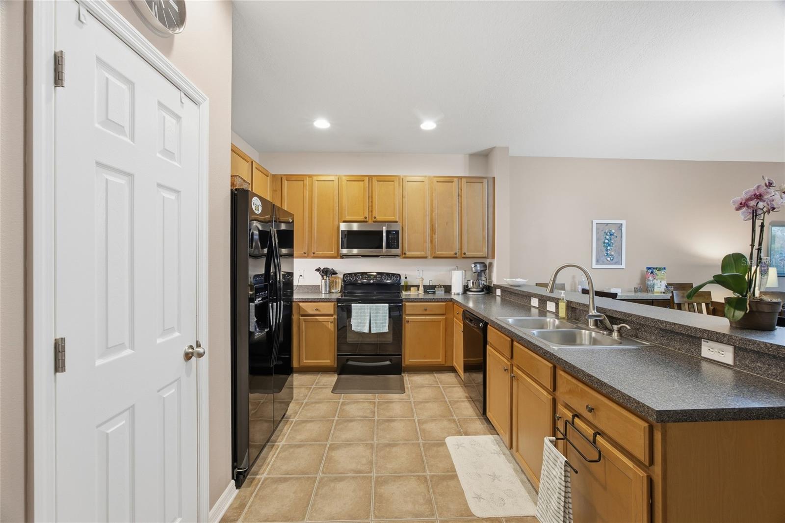 Image 4 of 34 For 1028 Orca Court