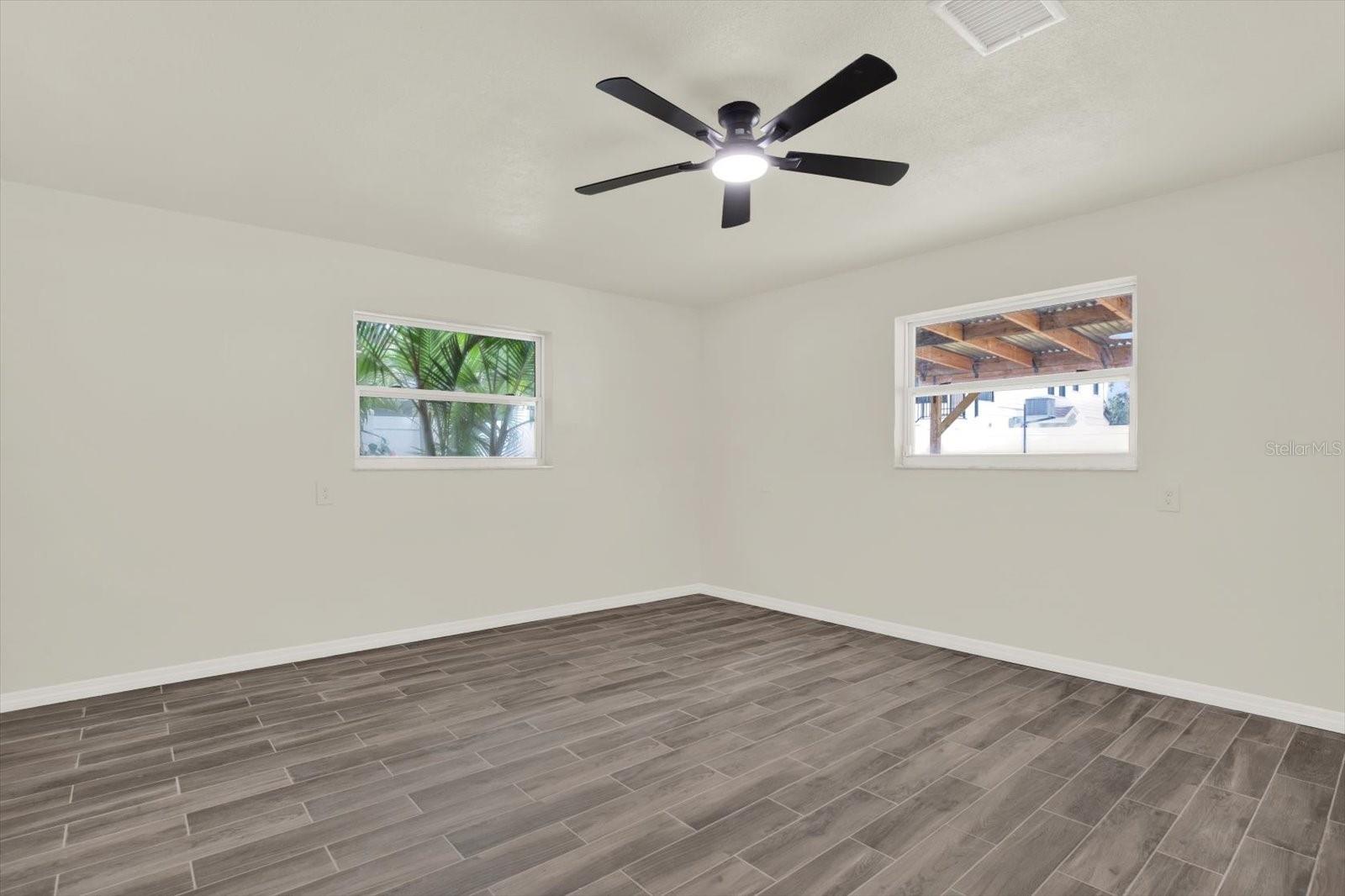 Image 6 of 16 For 1734 Maryland Avenue Ne