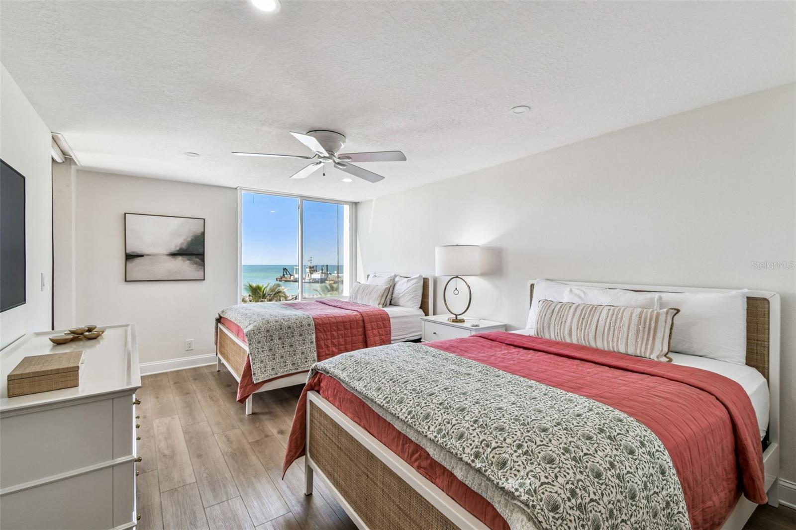 Image 19 of 49 For 7100 Sunset Way 305