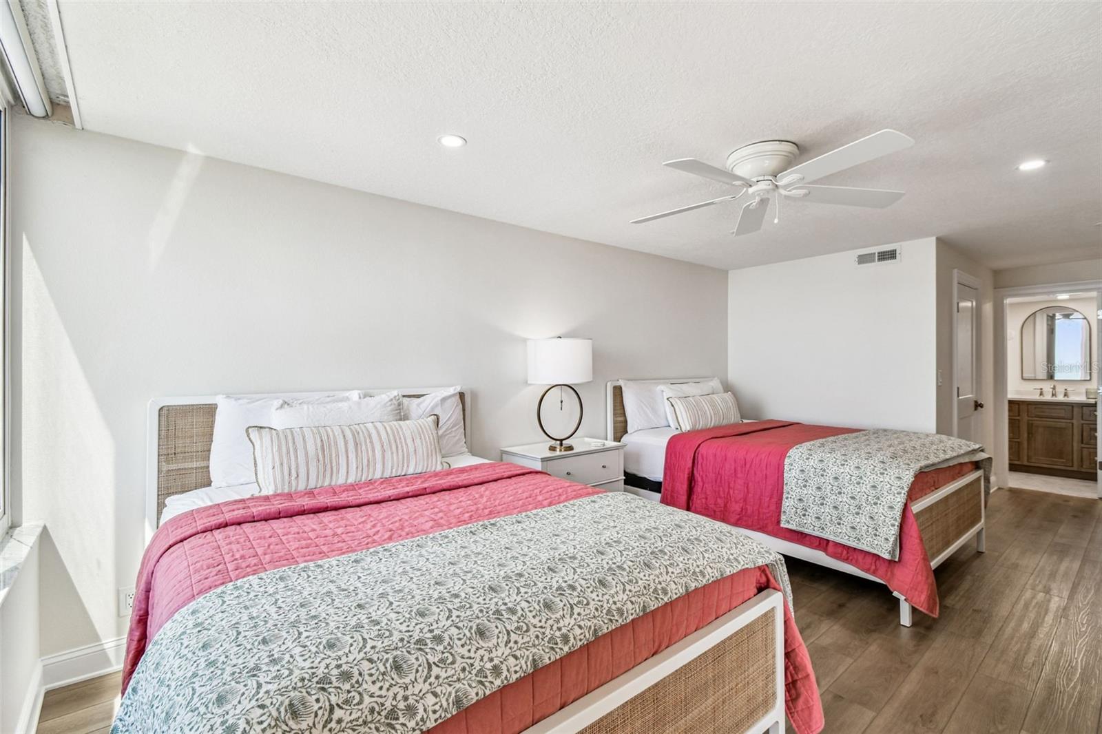 Image 20 of 49 For 7100 Sunset Way 305