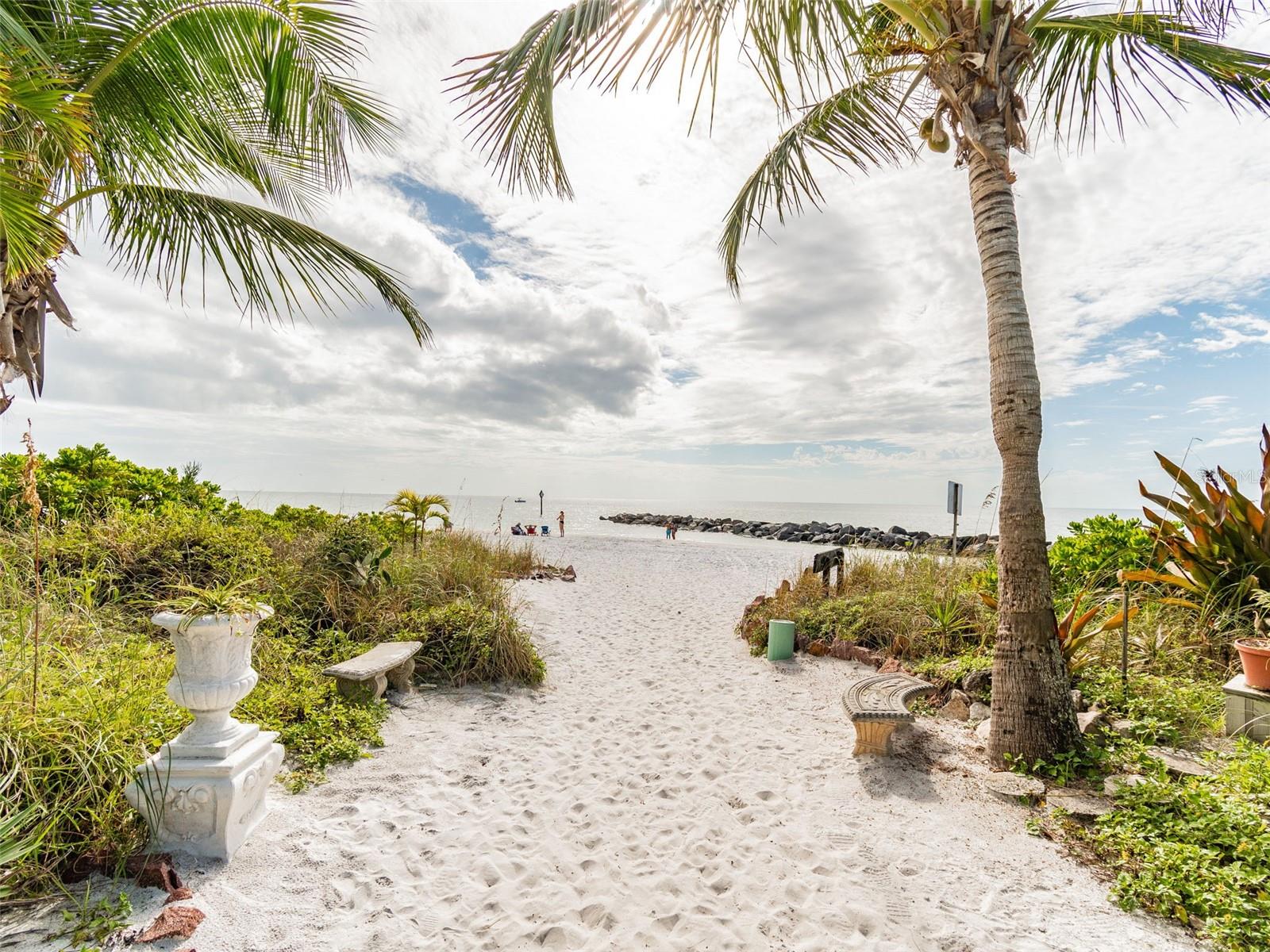 Image 48 of 49 For 7100 Sunset Way 305