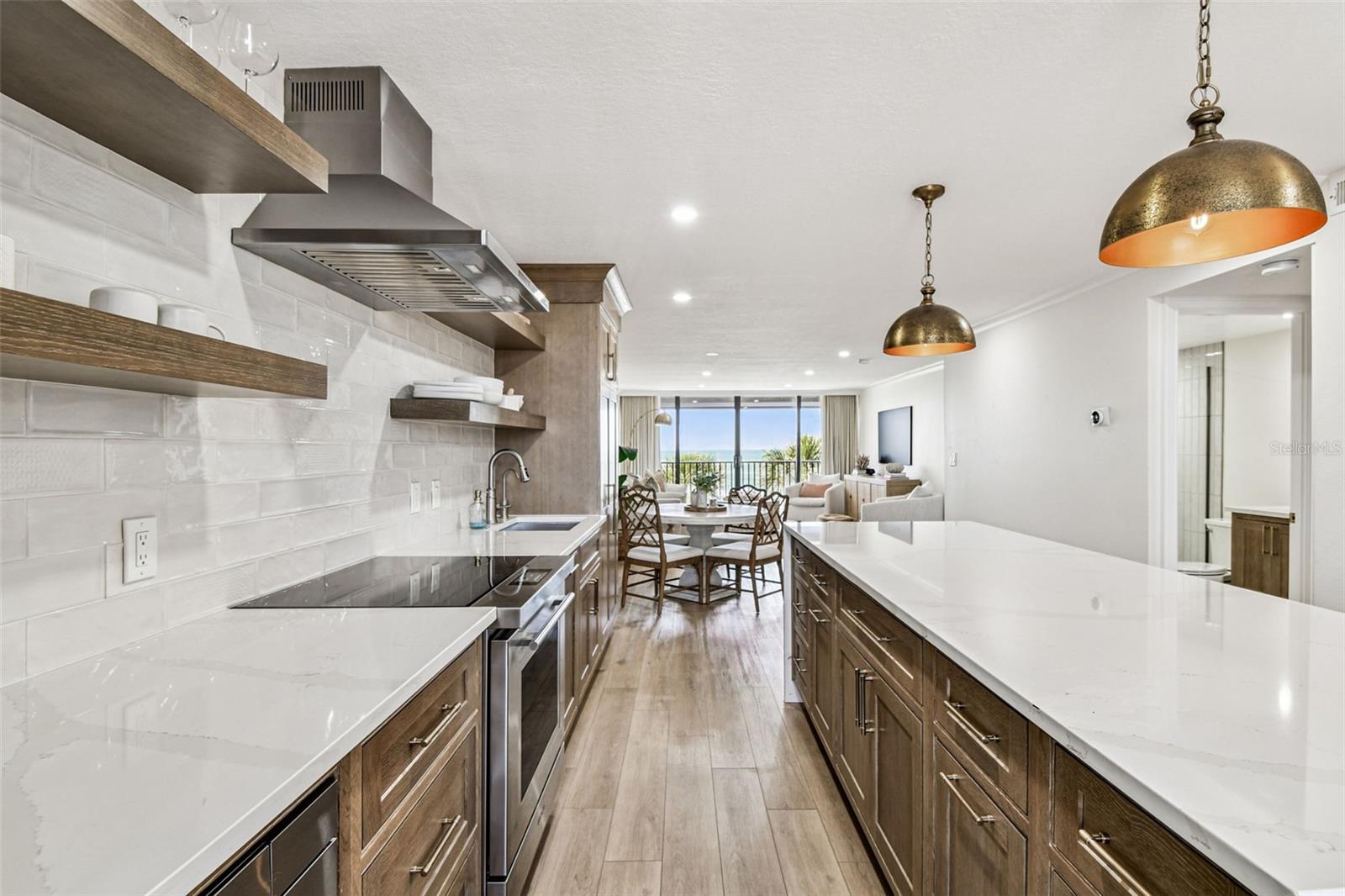 Image 6 of 49 For 7100 Sunset Way 305