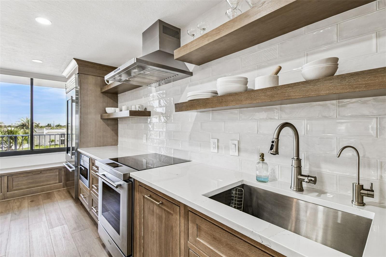 Image 8 of 49 For 7100 Sunset Way 305