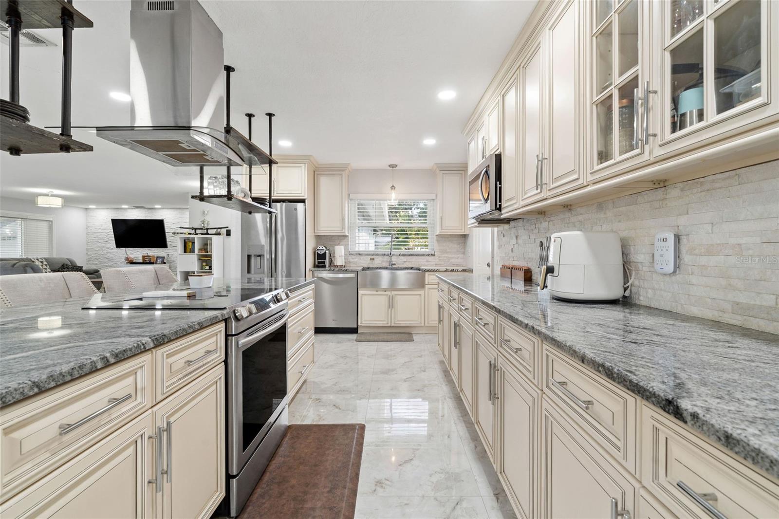 Image 11 of 29 For 2453 Roberta Street