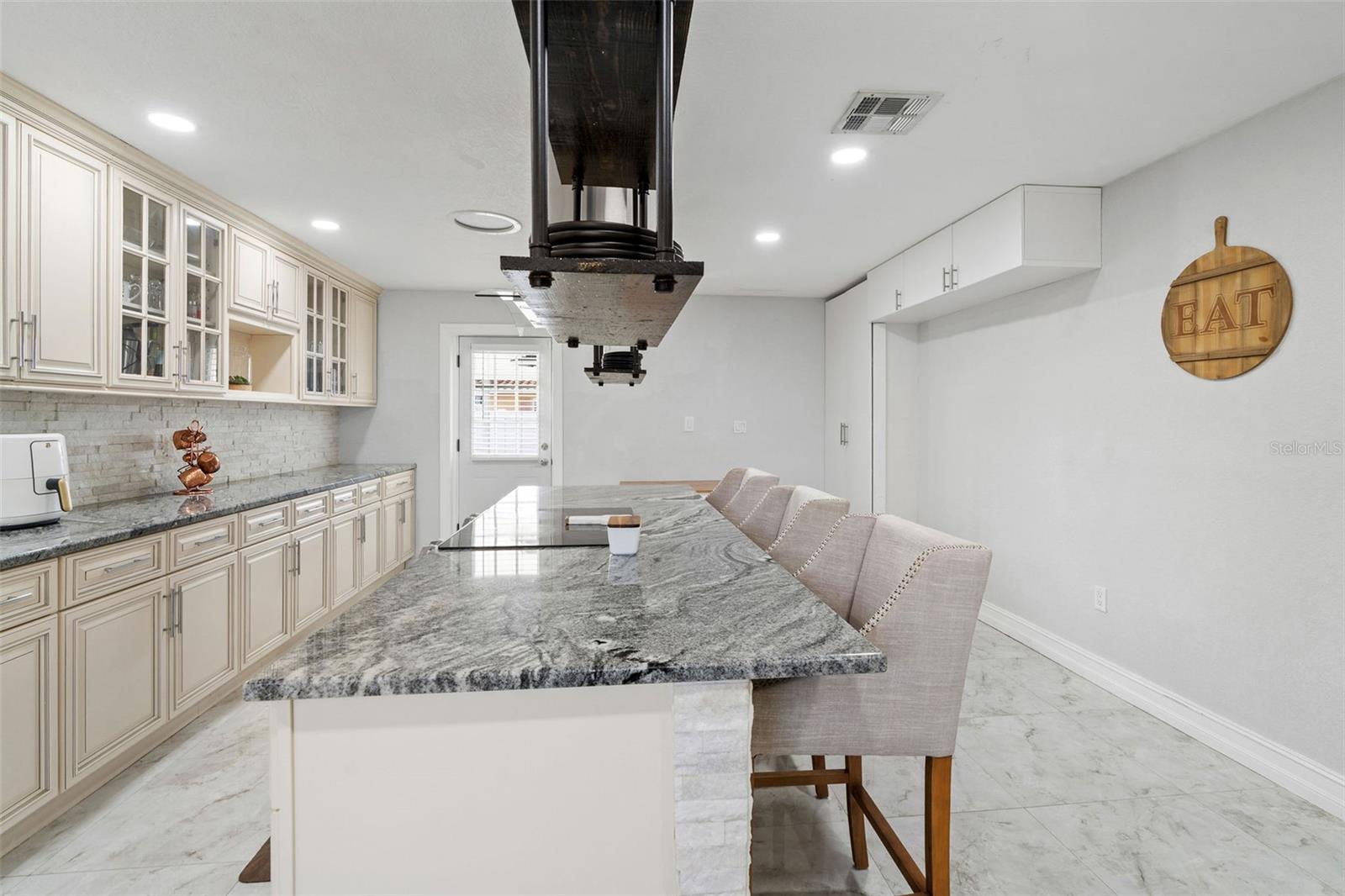 Image 9 of 29 For 2453 Roberta Street