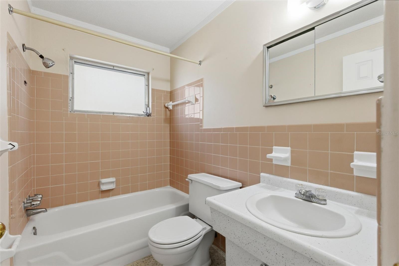 Image 12 of 35 For 975 Gulf View Boulevard