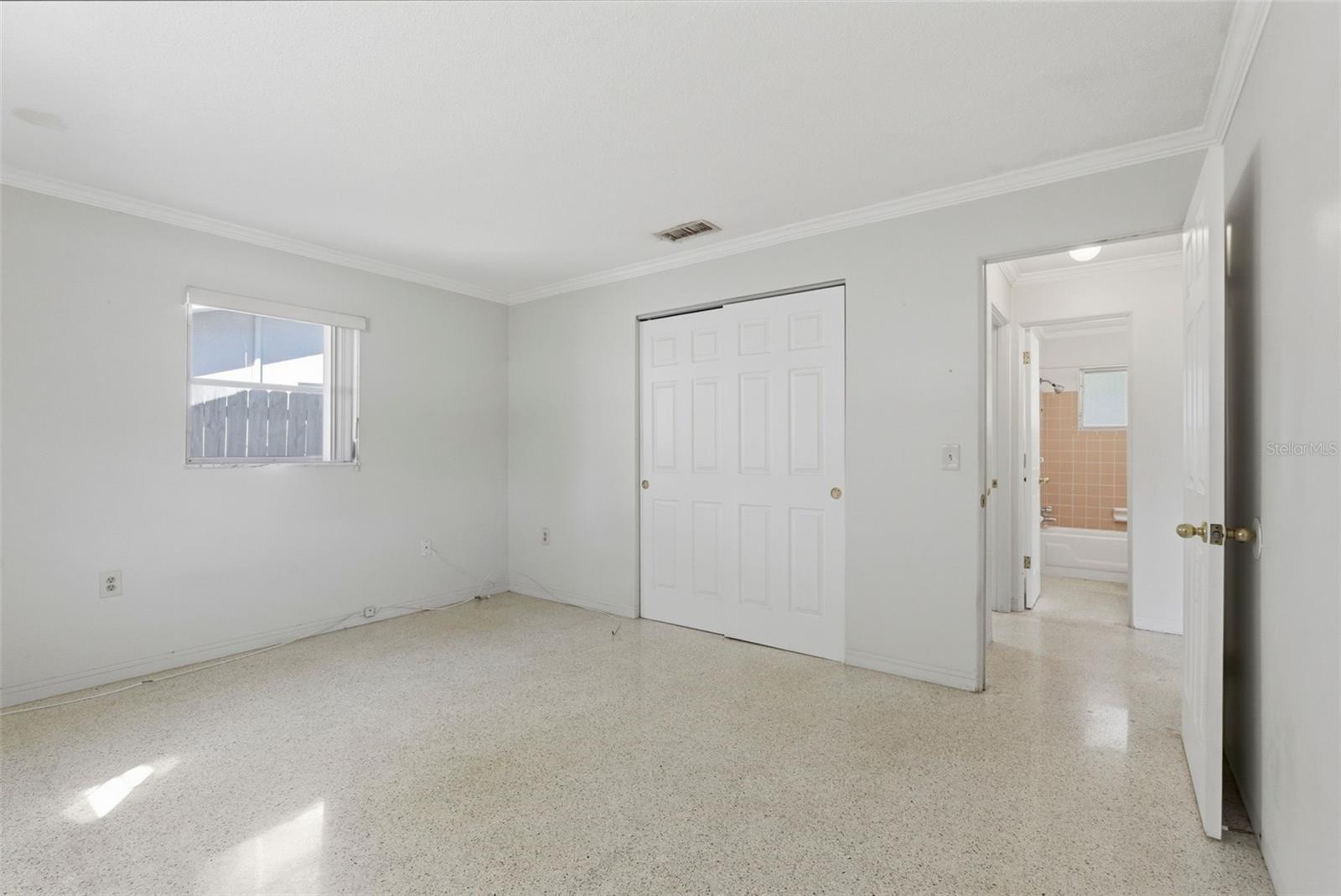 Image 16 of 35 For 975 Gulf View Boulevard