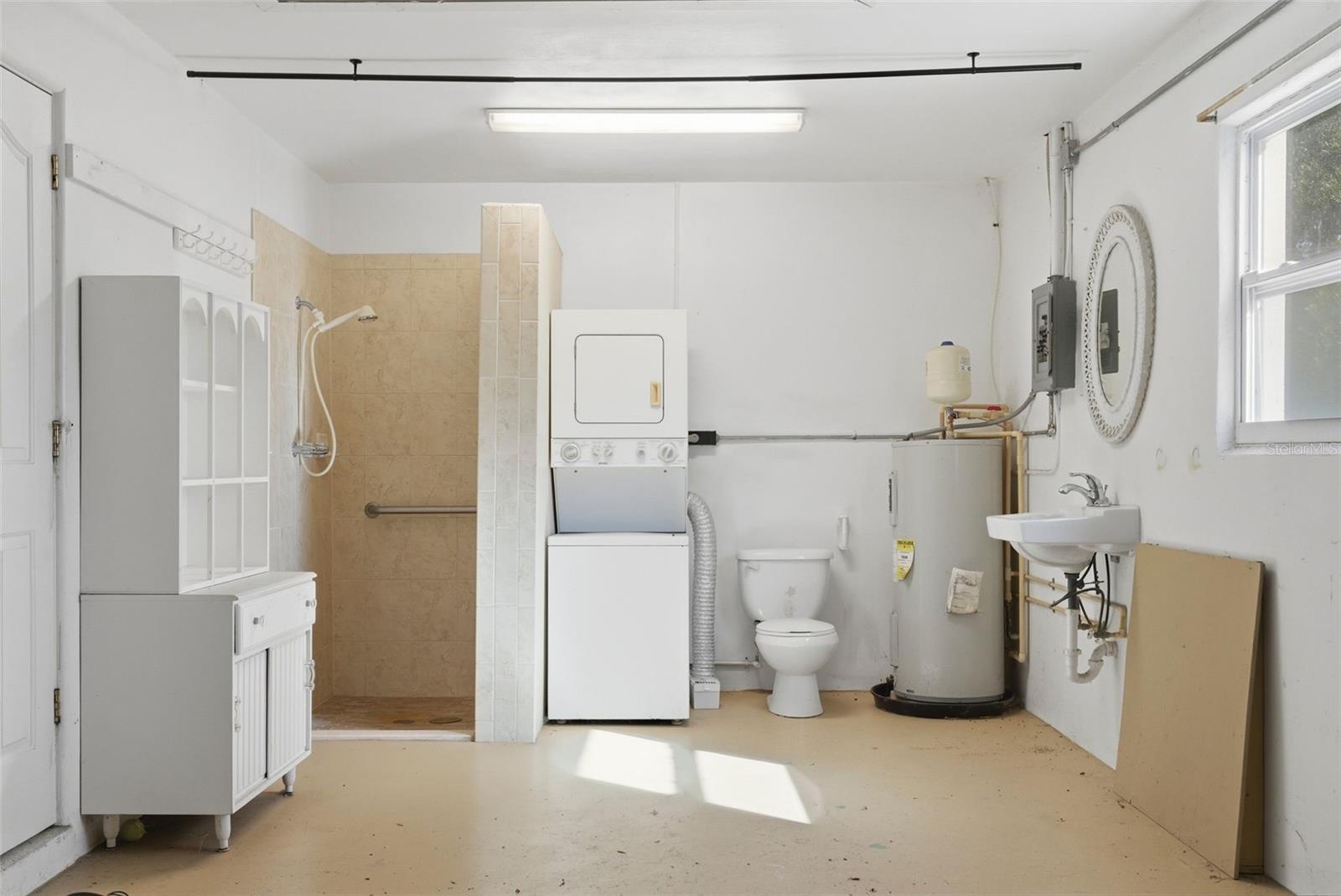 Image 19 of 35 For 975 Gulf View Boulevard