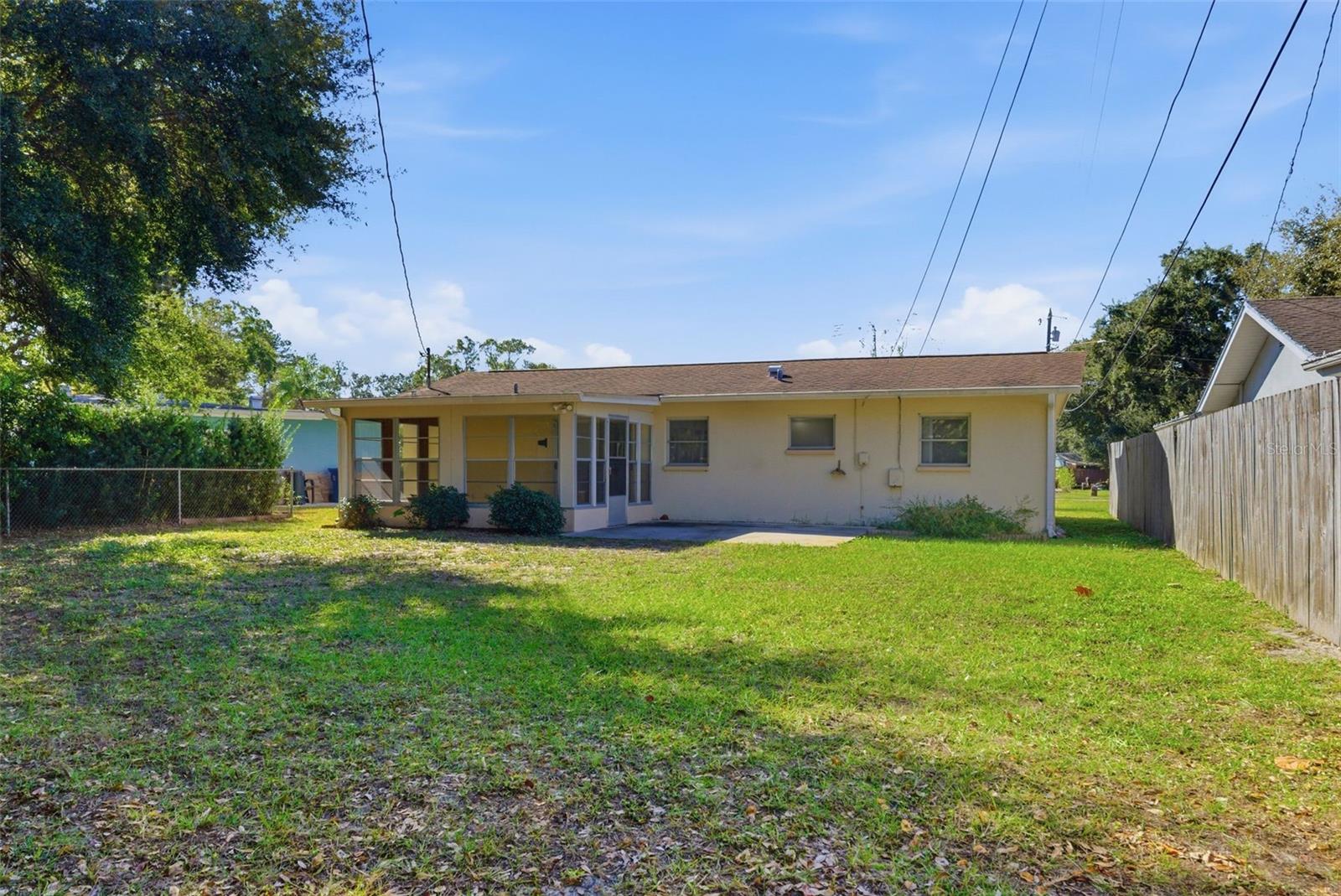 Image 22 of 35 For 975 Gulf View Boulevard