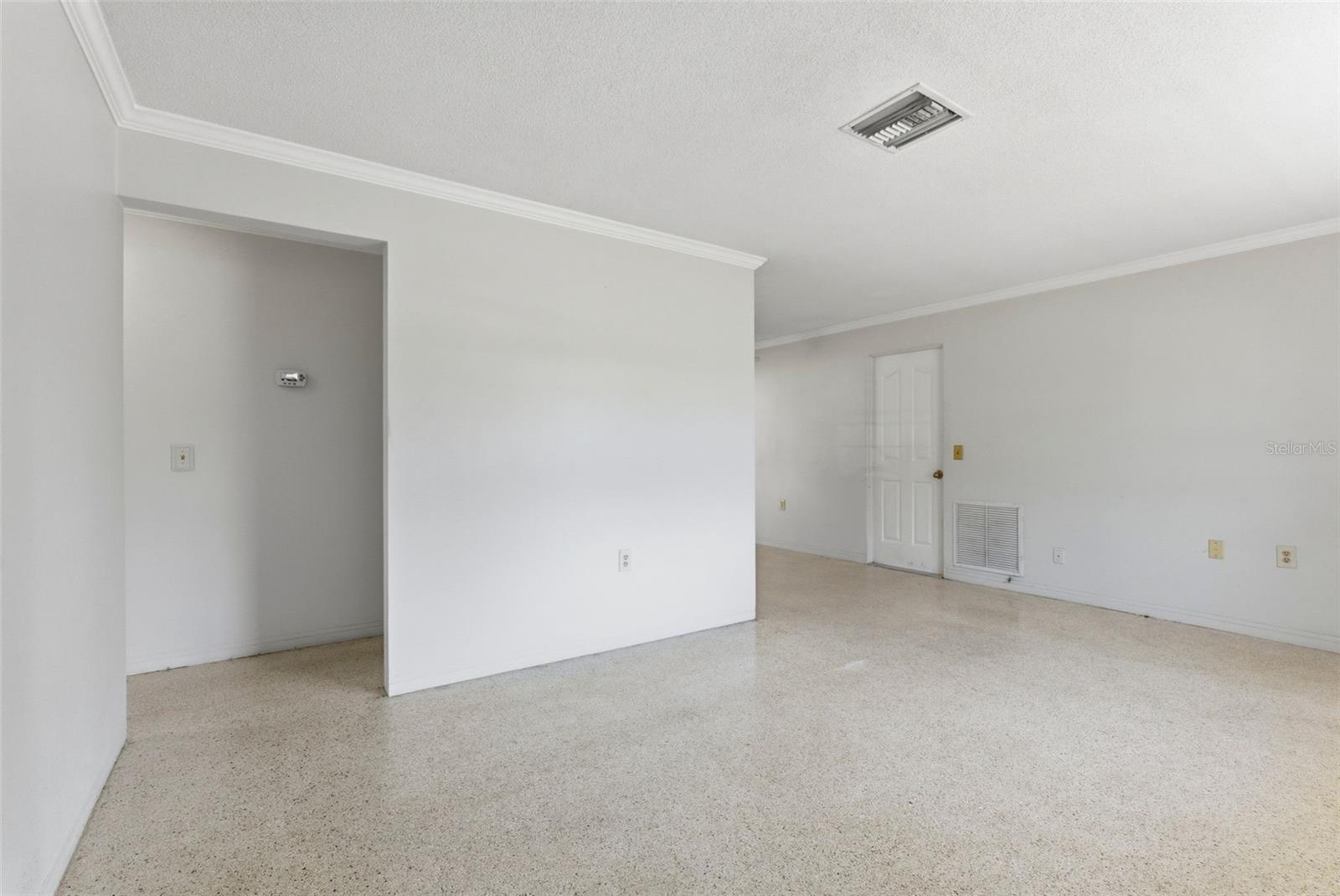 Image 4 of 35 For 975 Gulf View Boulevard