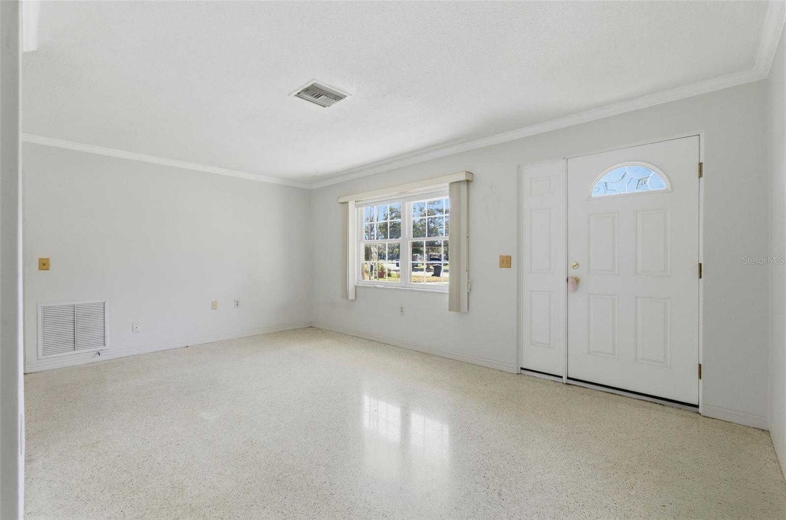 Image 5 of 35 For 975 Gulf View Boulevard