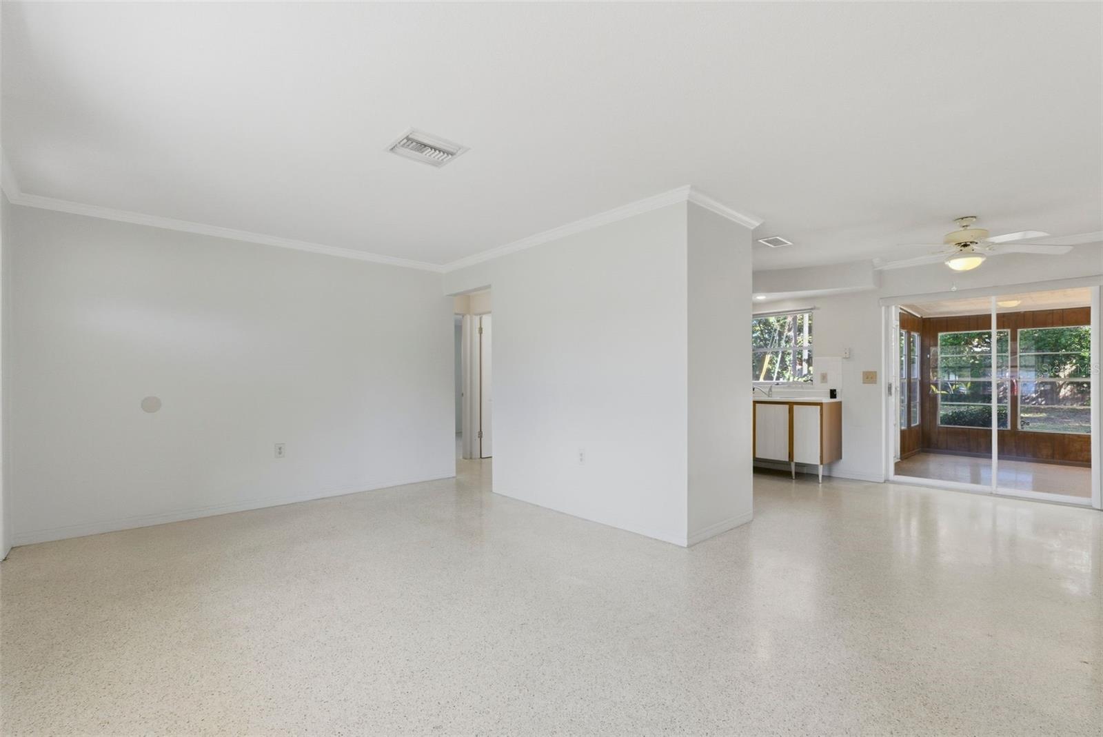 Image 6 of 35 For 975 Gulf View Boulevard