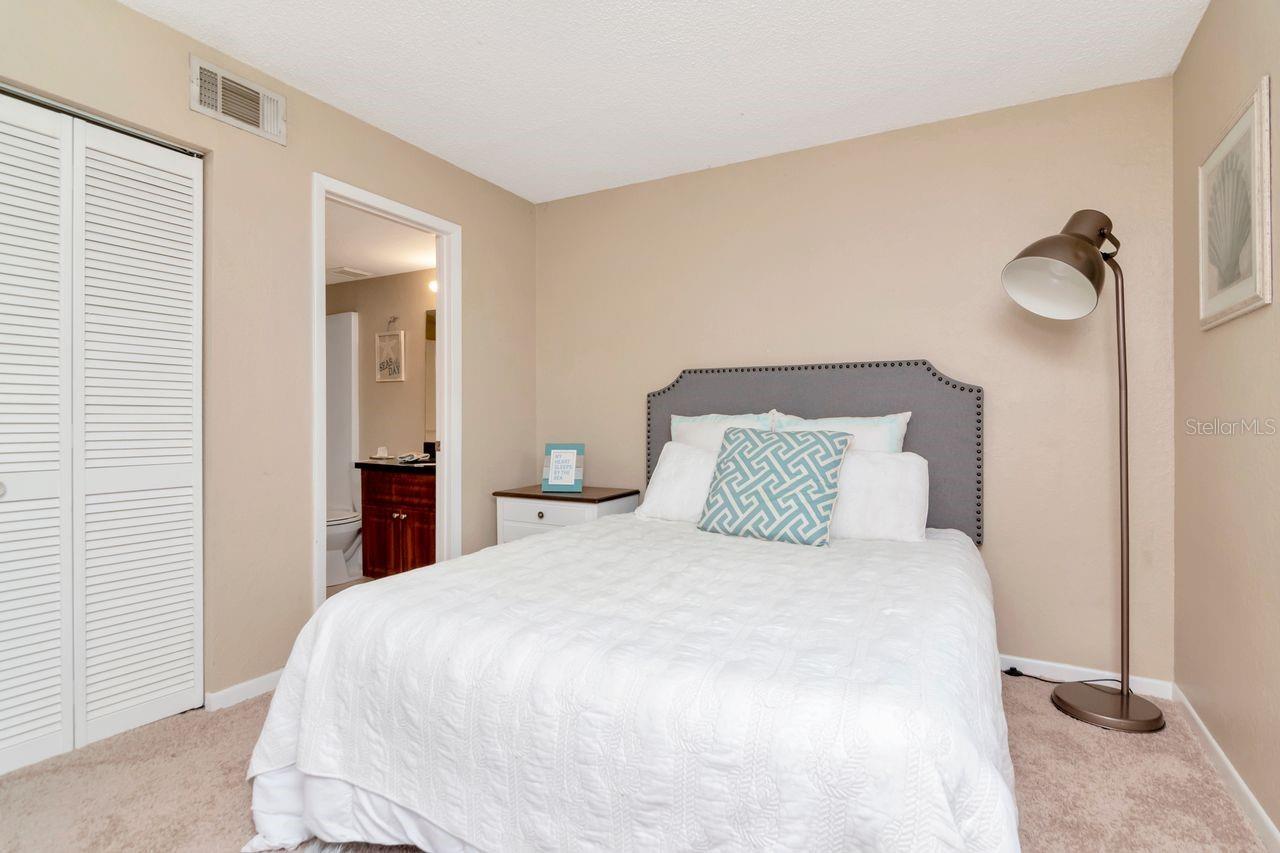 Image 19 of 30 For 3712 Wisconsin Avenue 205