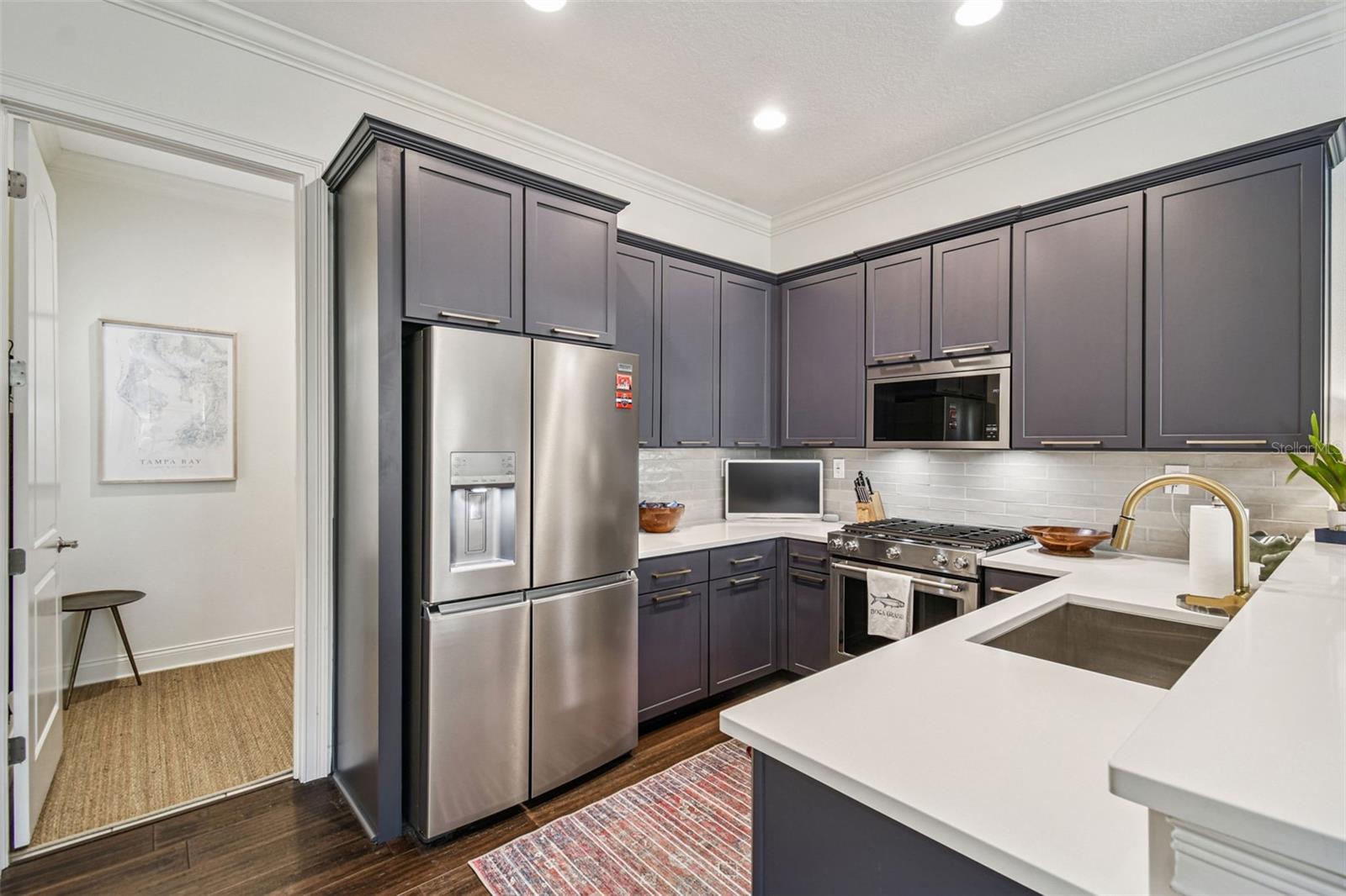 Image 3 of 46 For 1008 Moody Avenue 6