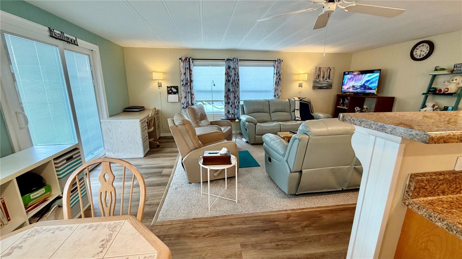 Image 11 of 46 For 34579 Gardenia Drive N