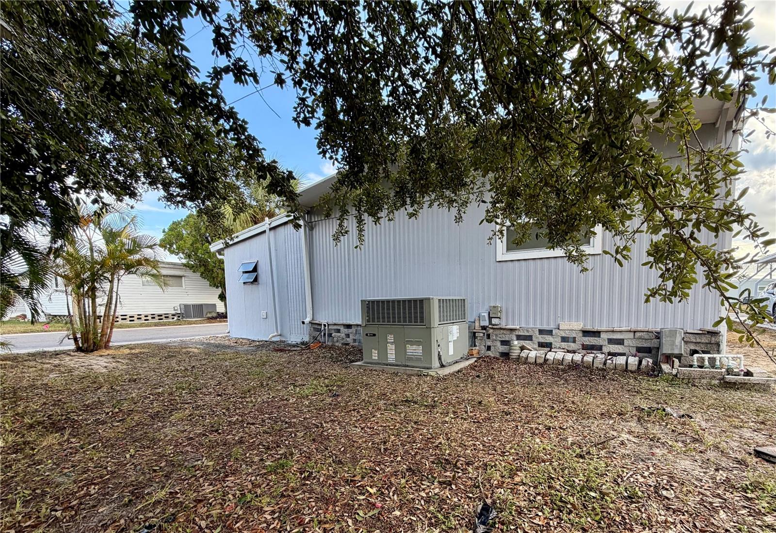 Image 32 of 46 For 34579 Gardenia Drive N