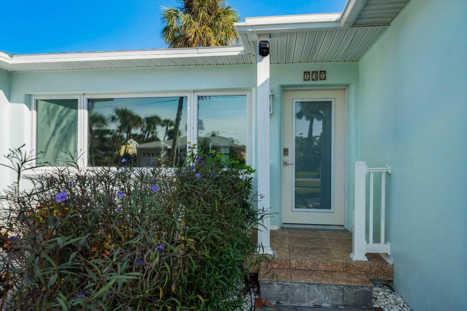 Image 11 of 49 For 737 Bruce Avenue