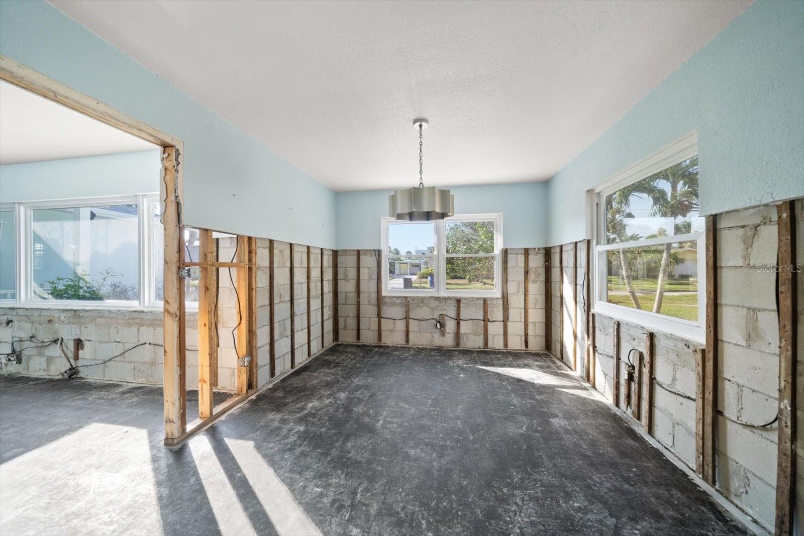 Image 17 of 49 For 737 Bruce Avenue